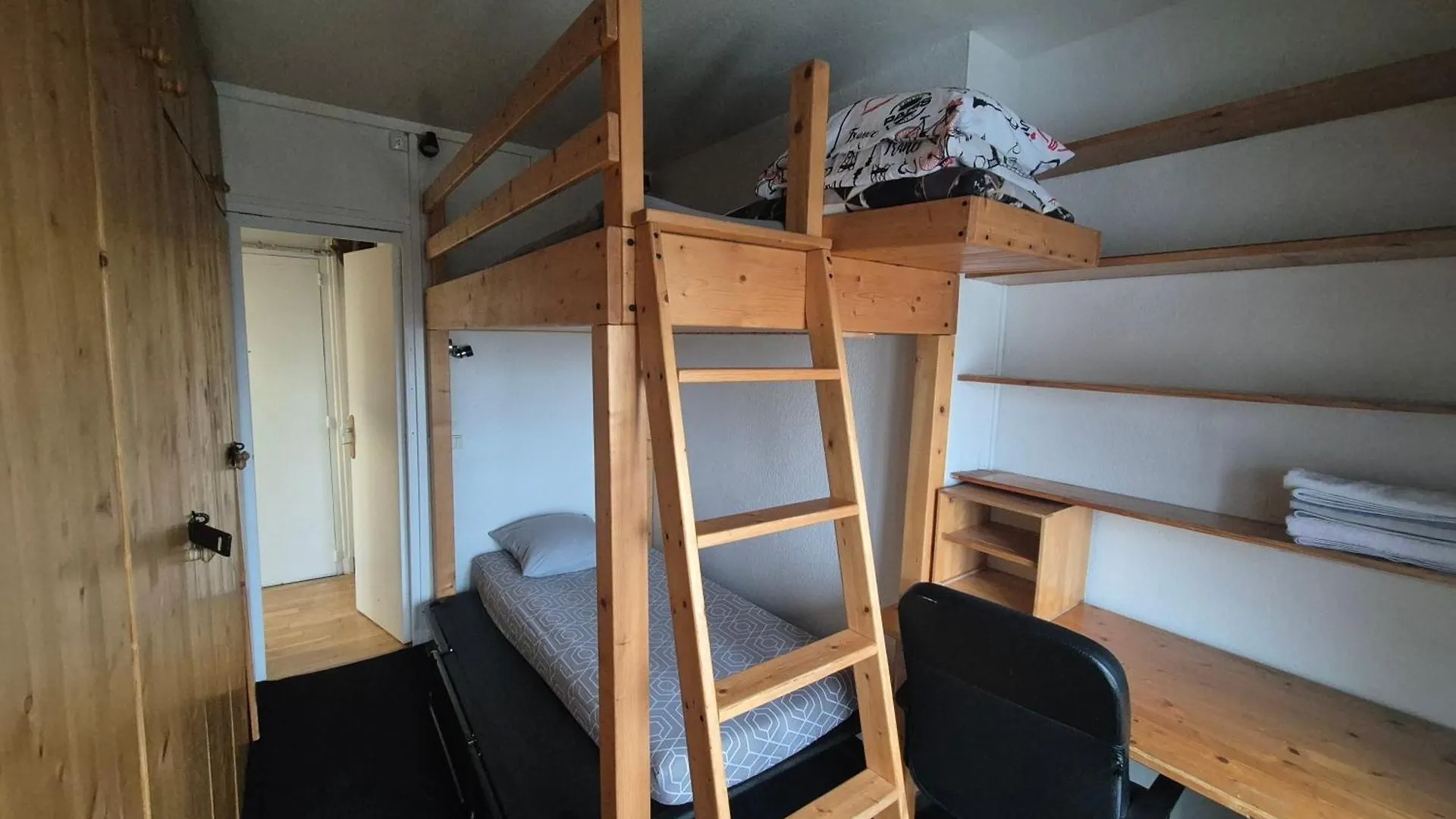 Appartement 3 Pieces Gare De Lyon Bercy Arena 75012 Paris 0*,  France